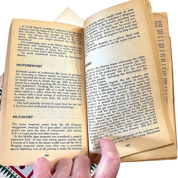 Christmas Cookies Softcover & The Herb Book Vintage Paperback 2-Book Bundle - Picture 10 of 11